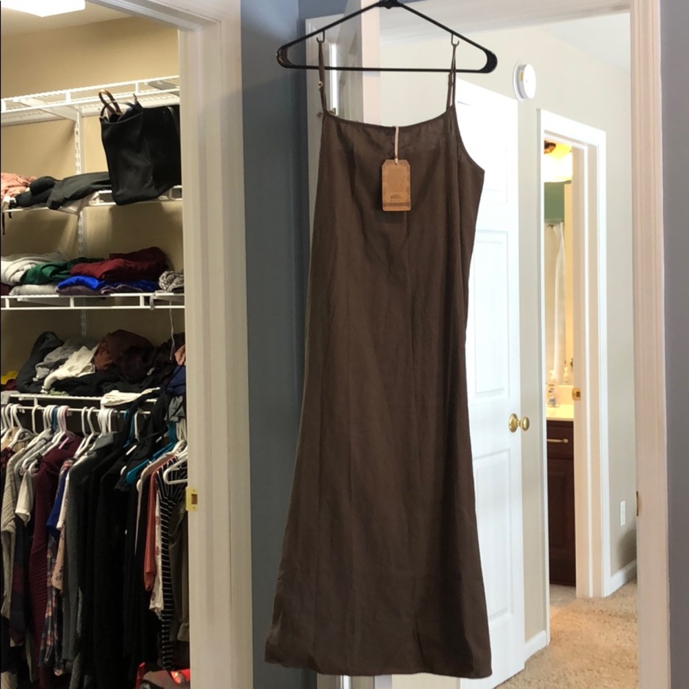 NWT brown Natural life midi dress.